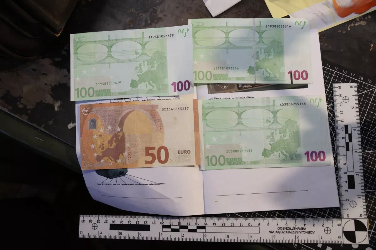 Polish authorities bust group behind €360 million fake euro plot PHOTO