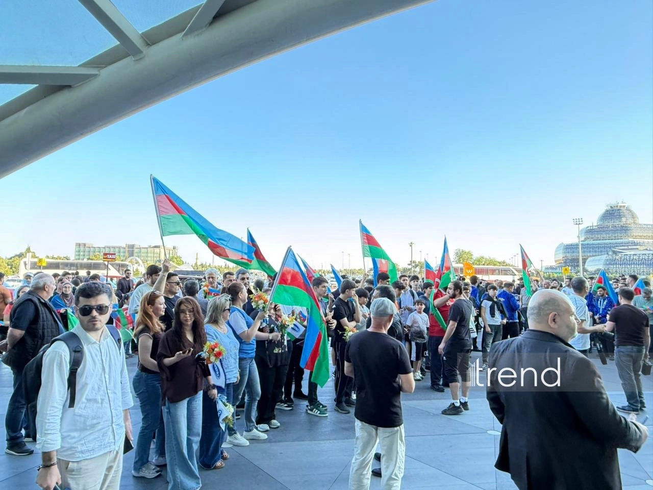 Azerbaijan’s European minifootball champions return home (PHOTO)