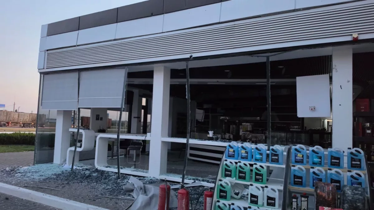 Kyiv takes brunt of overnight Russian attack as SOCAR station damaged PHOTO / VIDEO