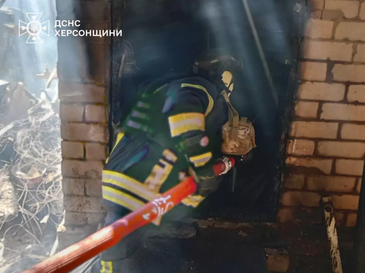 Russia strikes southern Ukraine, fires erupt in Odesa, Kherson PHOTO