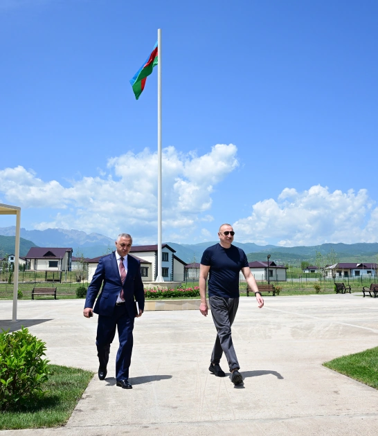 President Ilham Aliyev inspects private houses designated for servicemen in Khojaly (PHOTO)