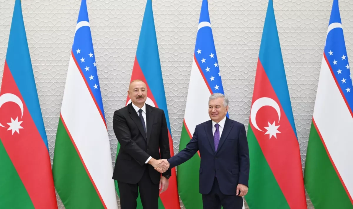 Azerbaijani leader receives official welcome in Tashkent, Uzbekistan PHOTO / UPDATED
