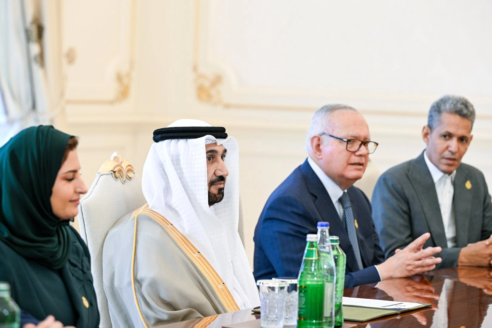 President Ilham Aliyev receives delegation headed by President of Arab Parliament (PHOTO)