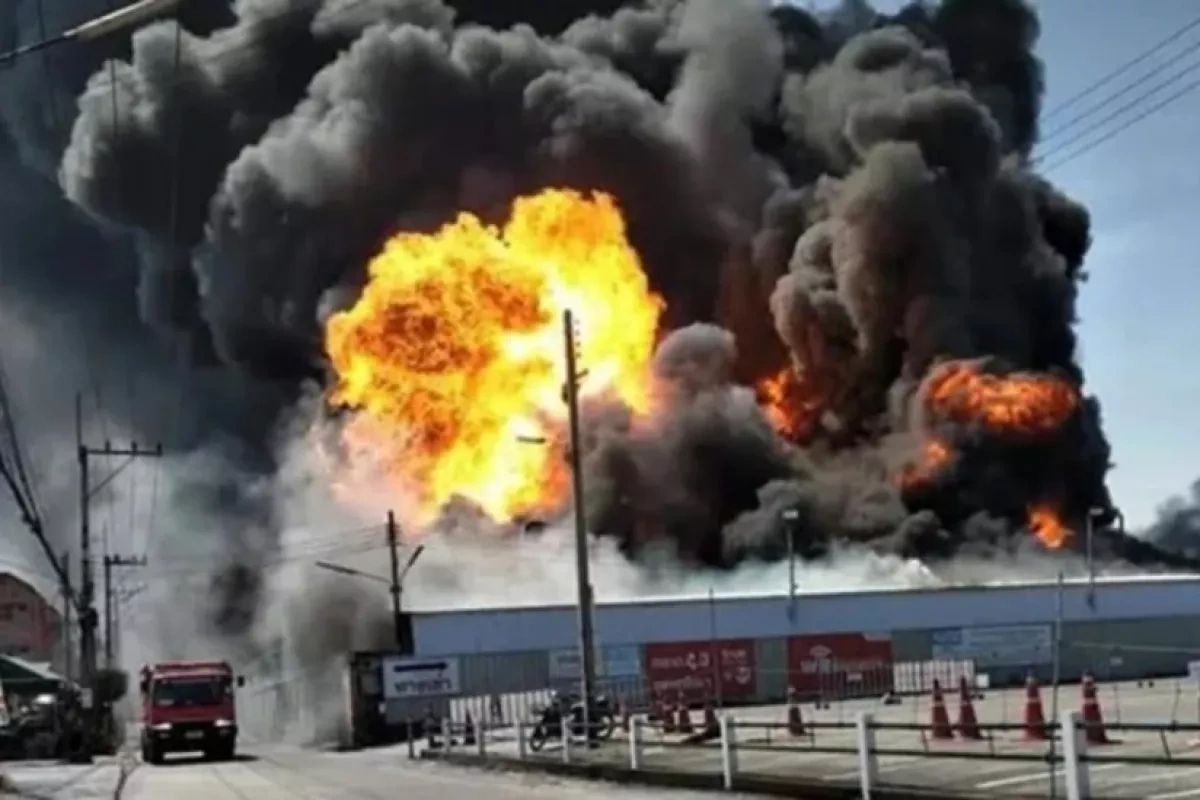 Militants blow up 11 gas stations in Thailand
