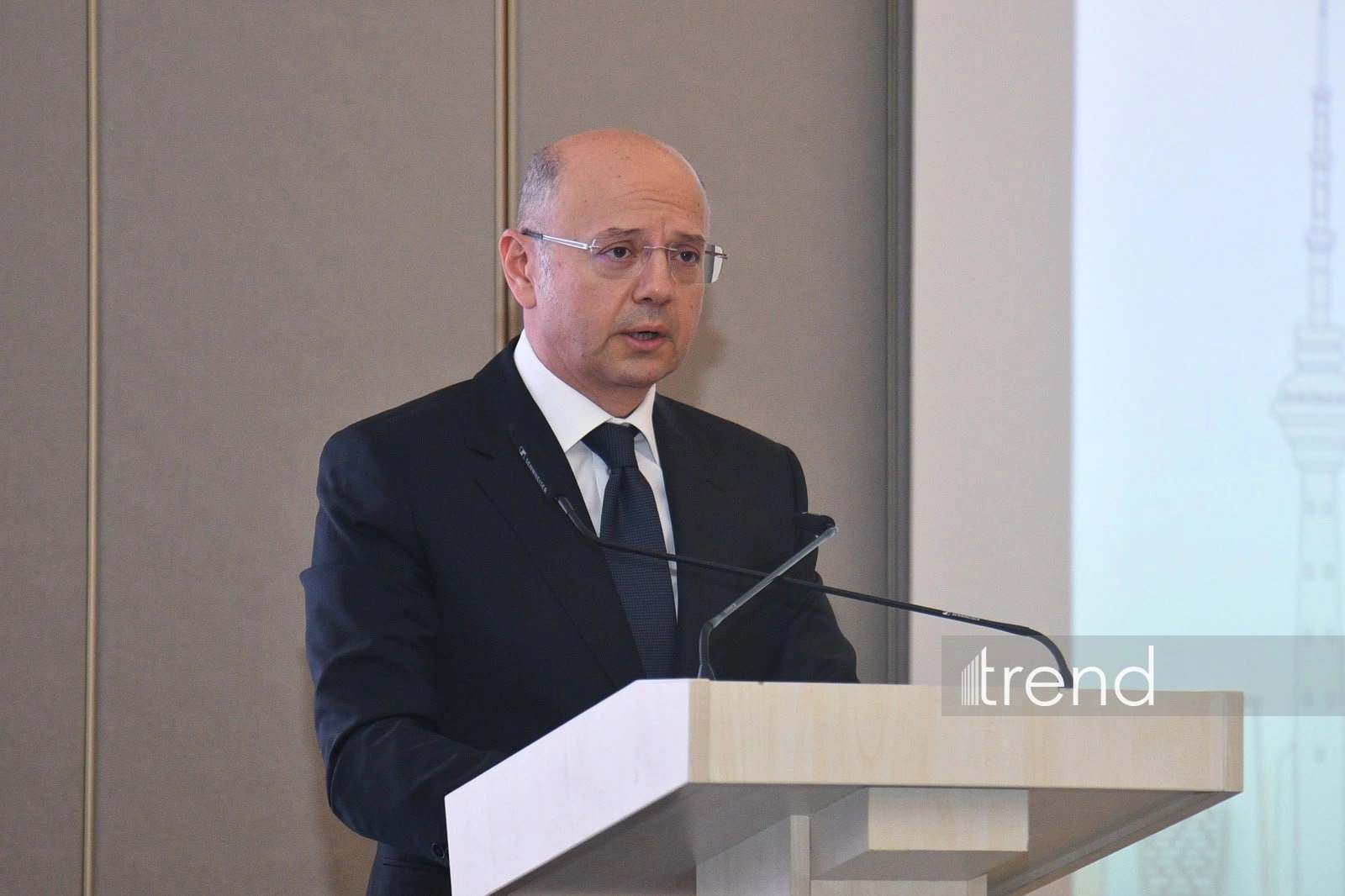 Azerbaijan to launch operation of two green energy corridors from 2032 — minister