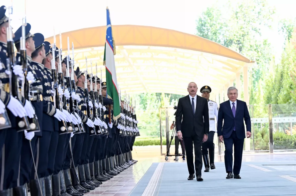 Azerbaijani leader receives official welcome in Tashkent, Uzbekistan PHOTO / UPDATED
