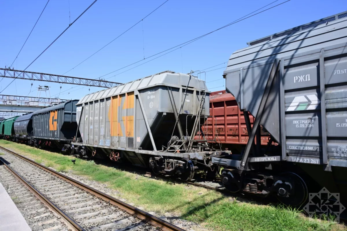 Azerbaijan transports Russian wheat, coal to Armenia by rail PHOTO