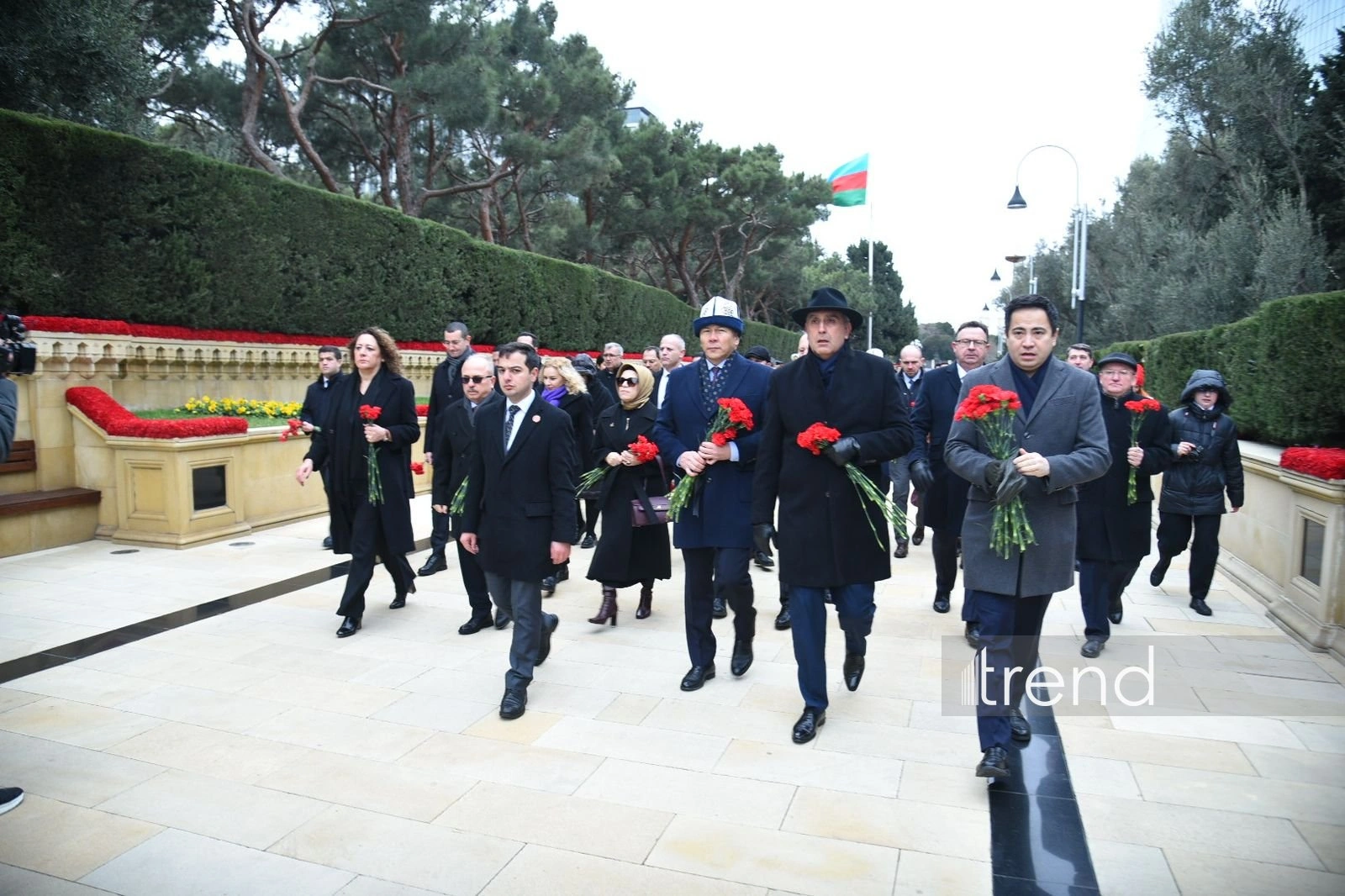 Foreign ambassadors pay tribute to martyrs in Azerbaijan's Baku (PHOTO)