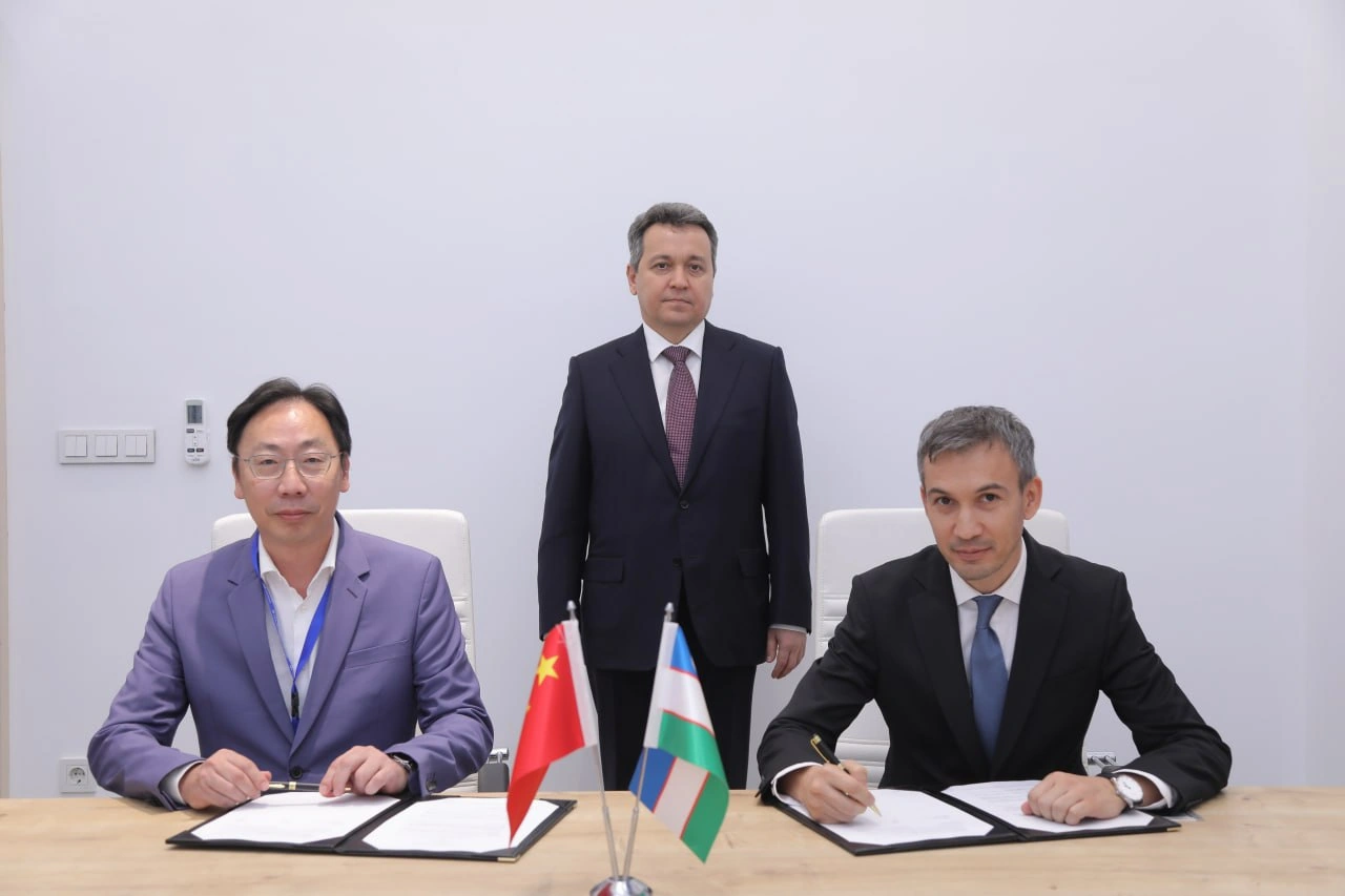 Uzbekistan, China's APT Satellite sign deal to expand satellite connectivity