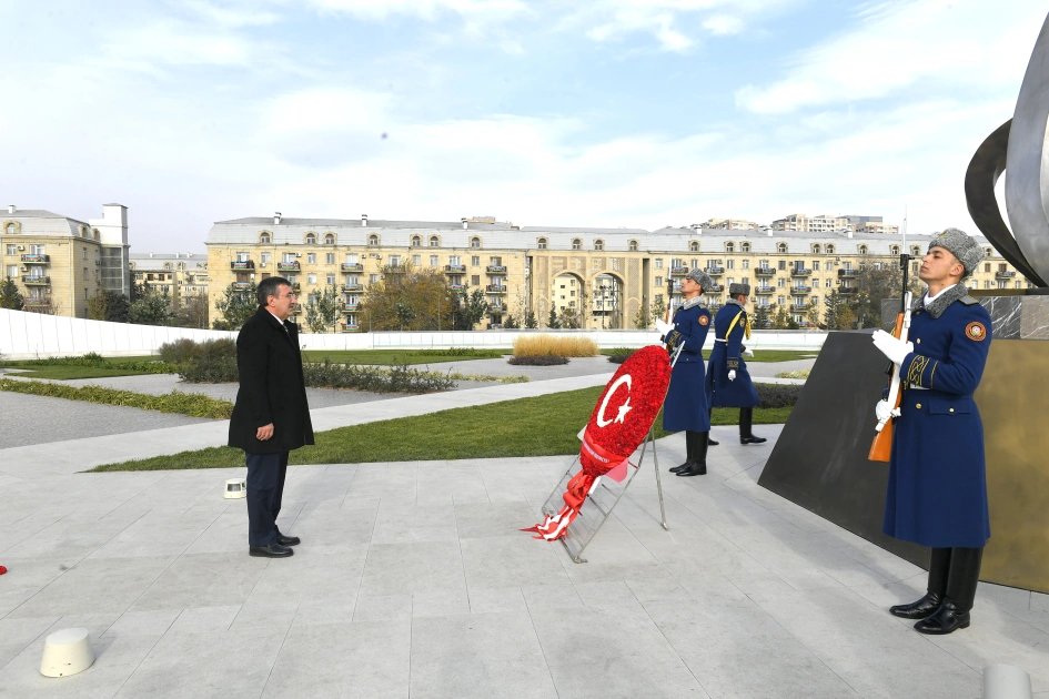 Turkish Vice President visits Victory Park in Azerbaijan's Baku (PHOTO)