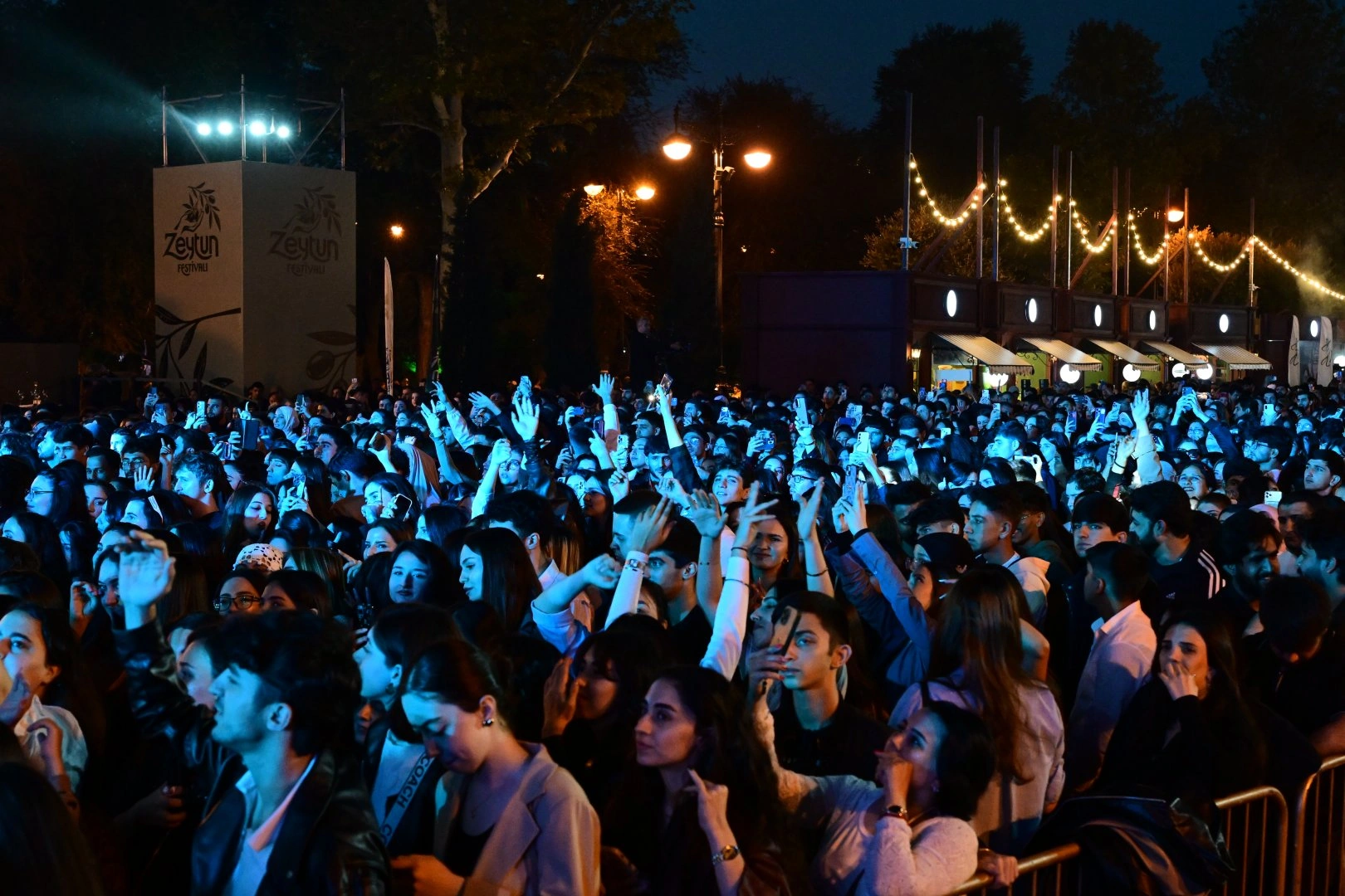 Pop stars take stage at Baku Olive Festival (PHOTO)