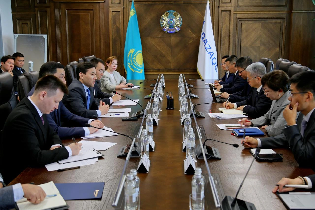 QazaqGaz and China's TAPline discuss joint gas projects and financial cooperation