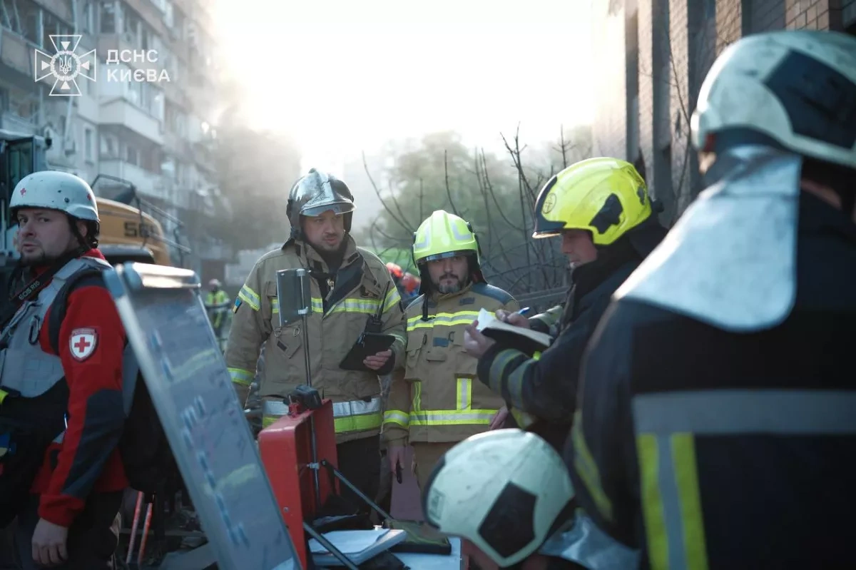Russian strike turns Kyiv morning into tragedy PHOTO / VIDEO