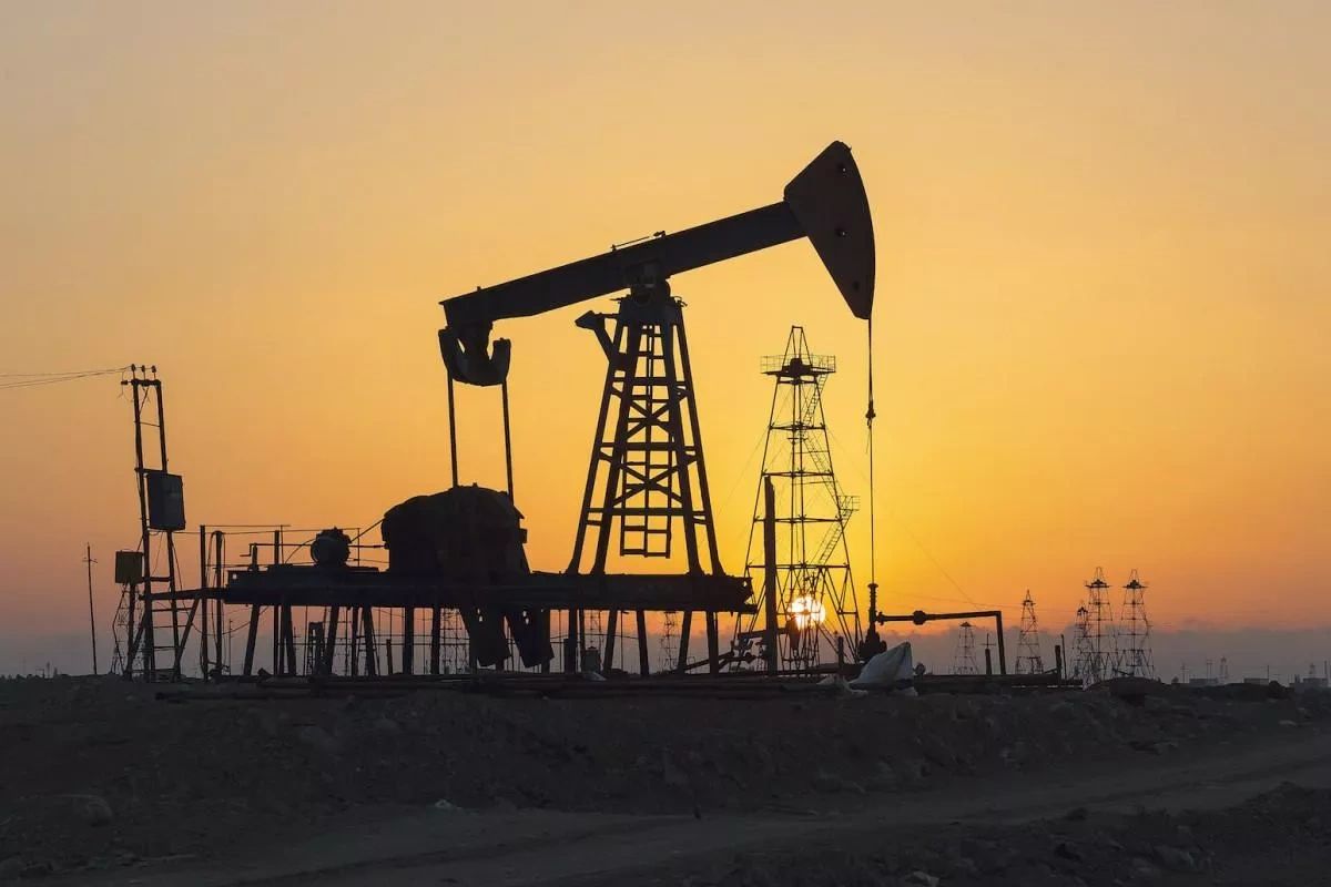 Media: Trump eyes Iran oil to gain trade edge over China