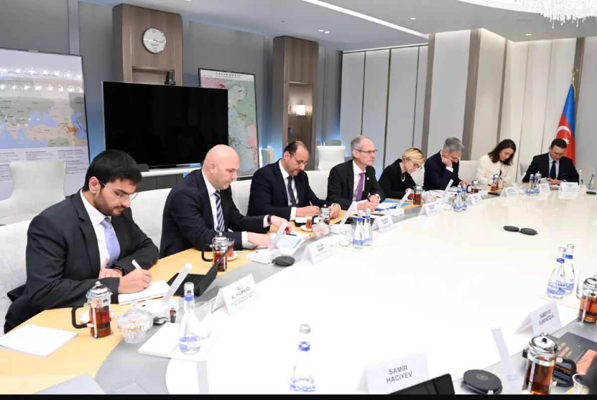SOCAR, TotalEnergies, XRG hold talks on development of Absheron gas field Photo