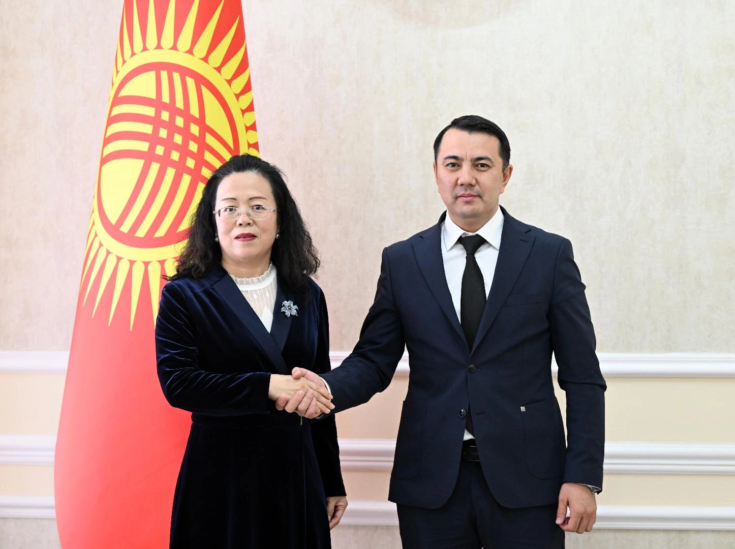 Kyrgyzstan, China discuss strengthening parliamentary and economic ties