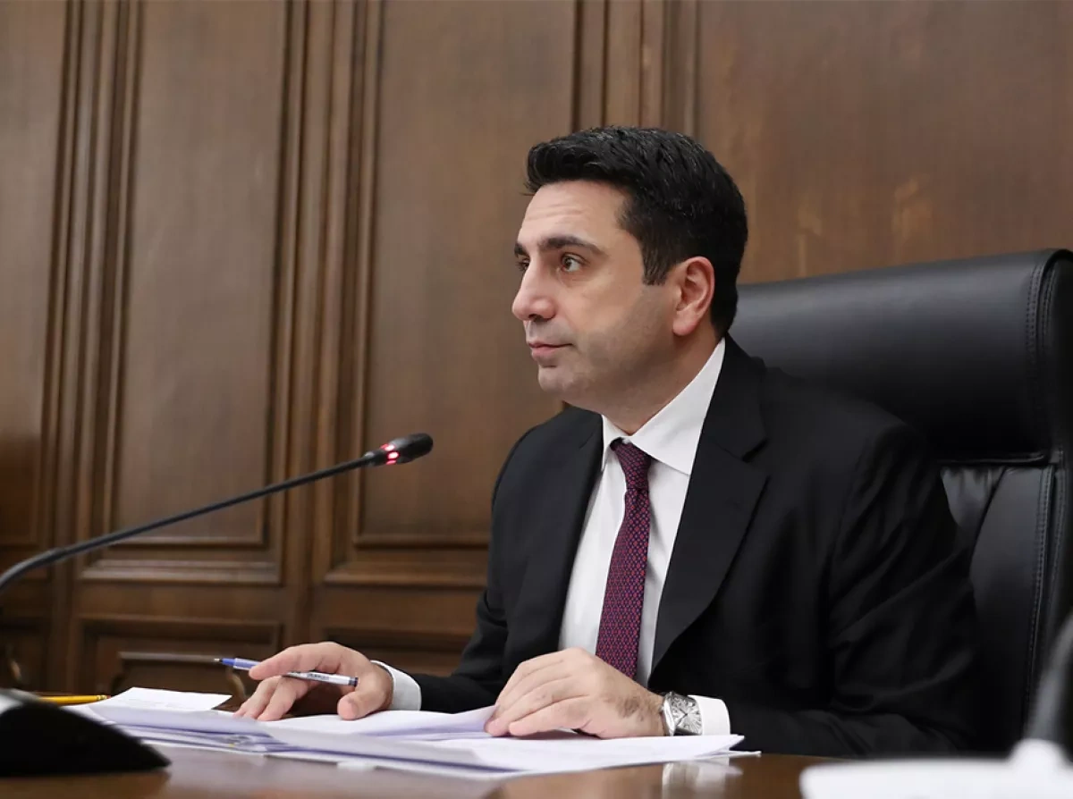 Pashinyan introduces new Armenian security council chief