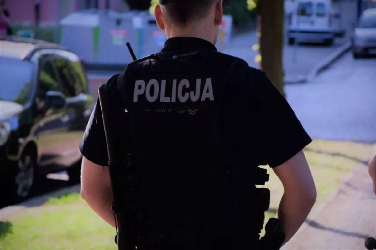 Poland arrests three over fake fire report at president family apartment