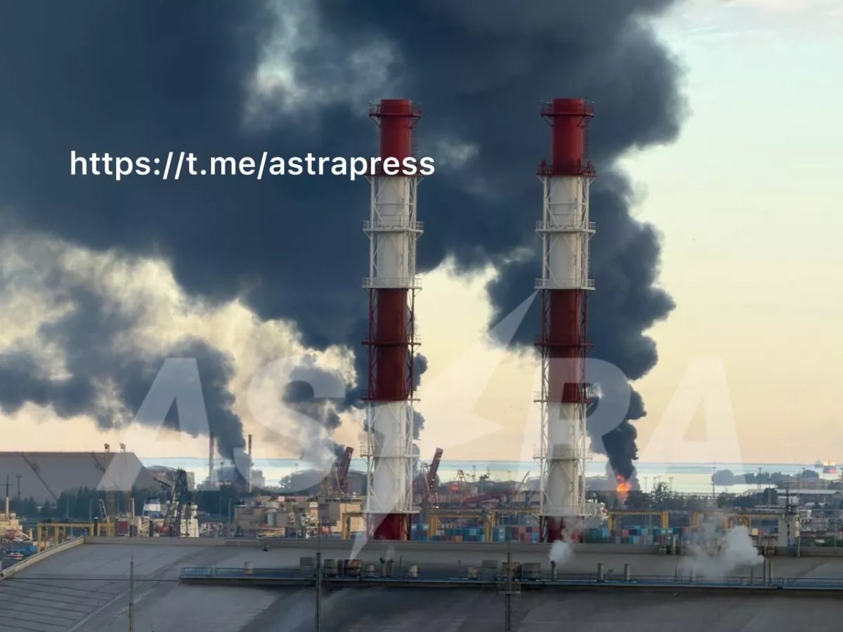 ASTRA: Drone strike triggers fire at oil terminal in Russia's St. Petersburg PHOTO / VIDEO
