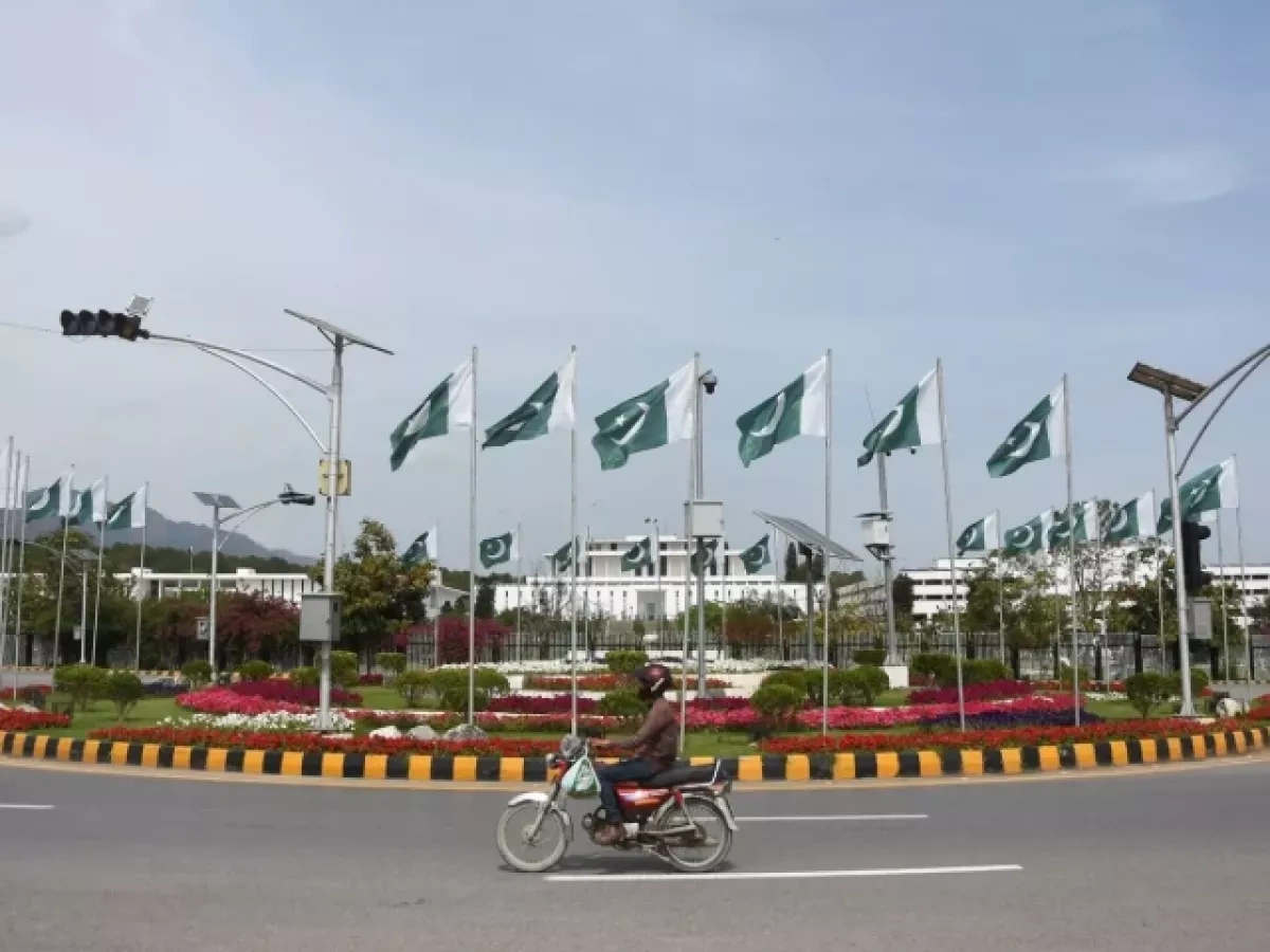 Pakistan’s minister, Iranian envoy exchange views on talks setup in Islamabad