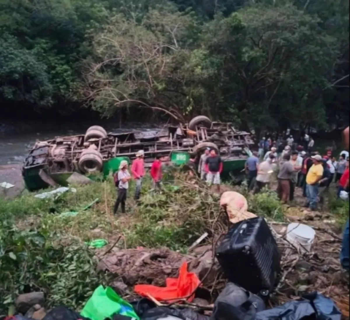 Bus crash in Mexico’s Veracruz kills at least ten, injures dozens PHOTO