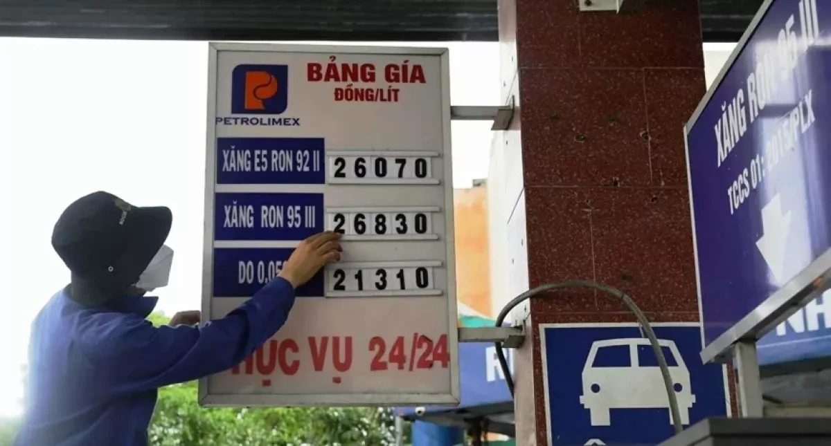 Vietnam plans to lift fuel import tariffs as Iran war drives up oil prices