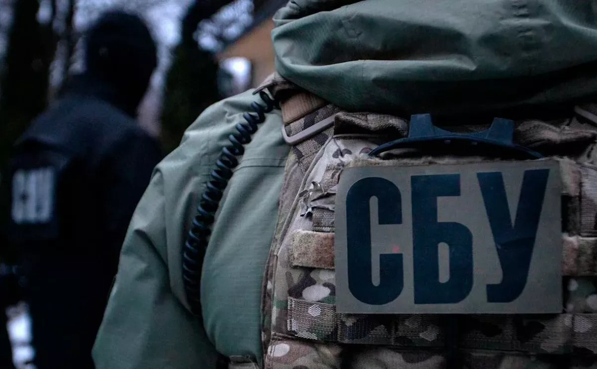 Ukraine police foil sale of large cache of frontline weapons Photo